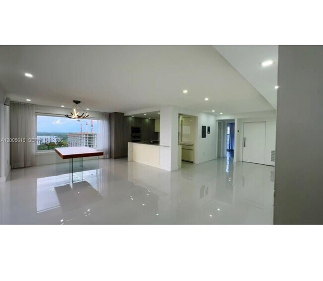 Building Photo - 11111 Biscayne Blvd