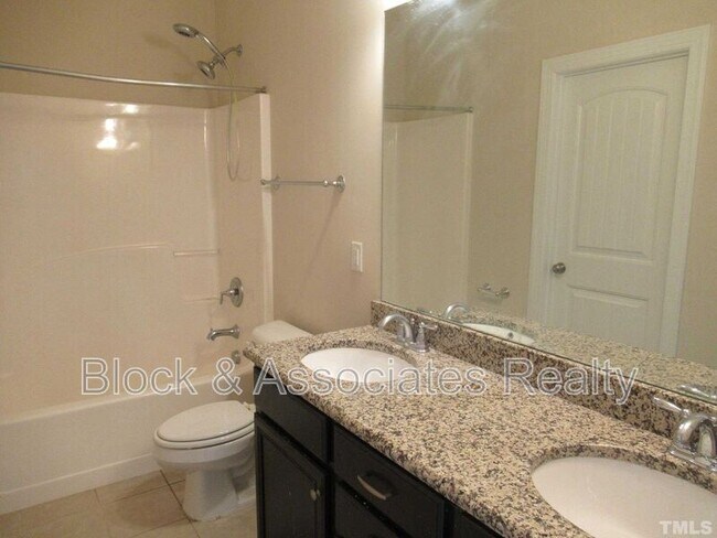 Building Photo - 1148 Holland Bend Dr