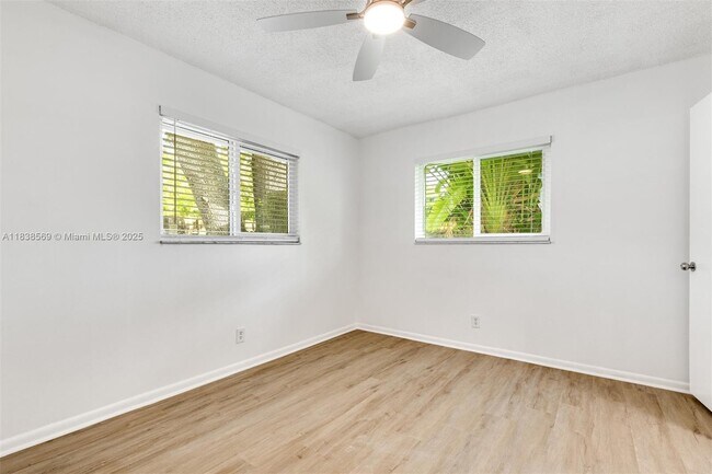 Building Photo - 1848 SW 24th Ave