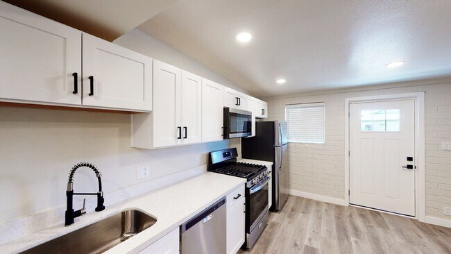 Building Photo - Herradura Villas-1020 (A&amp;B)