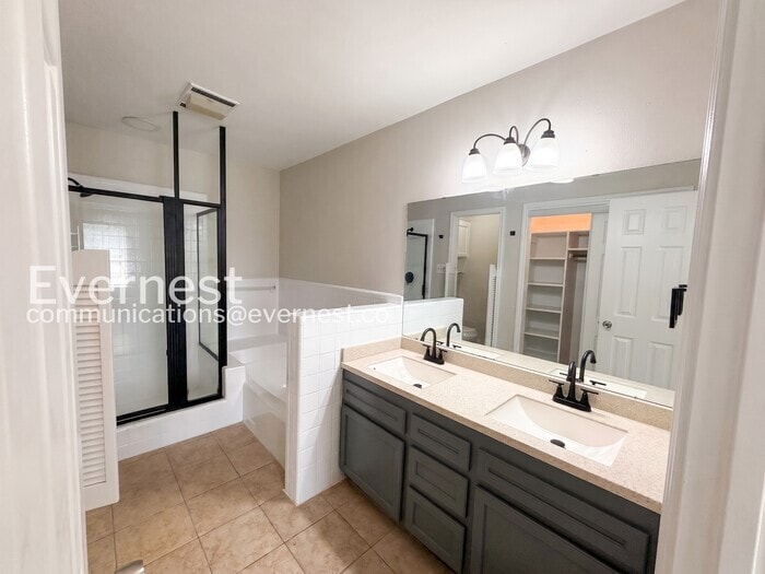 Building Photo - 2014 Cedarview Dr