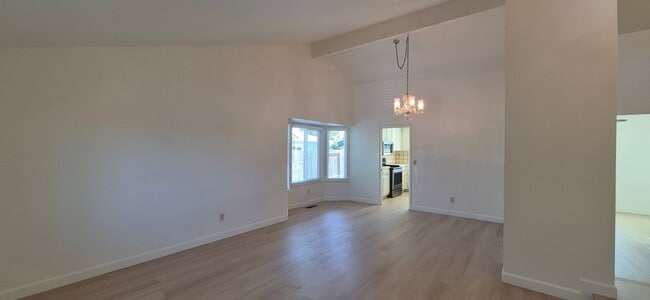 Building Photo - 5023 Oakbrook Cir