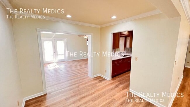Building Photo - 1516 Dove Dr