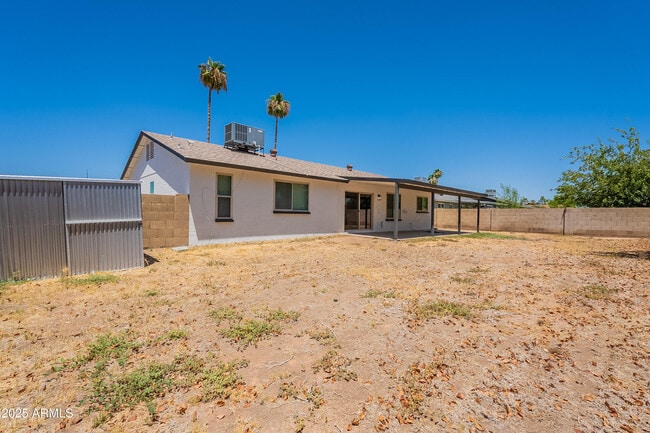 Building Photo - 2839 W Villa Maria Dr