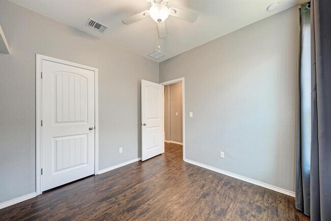 Building Photo - 1412 Berlin Ln