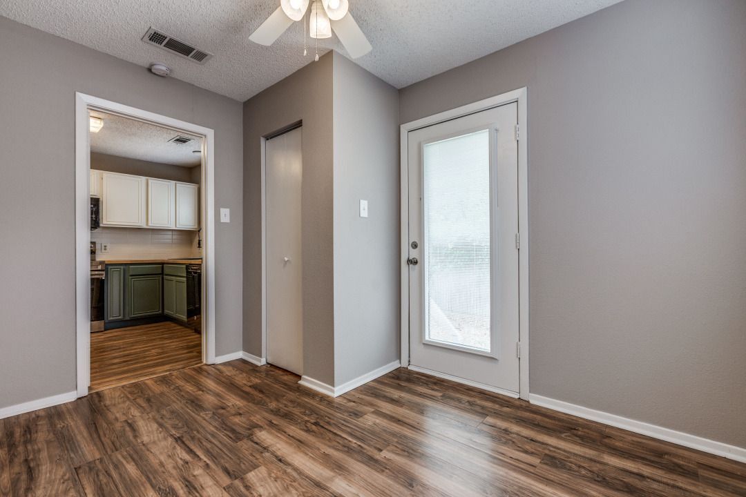 Building Photo - 312 Mockingbird Ln