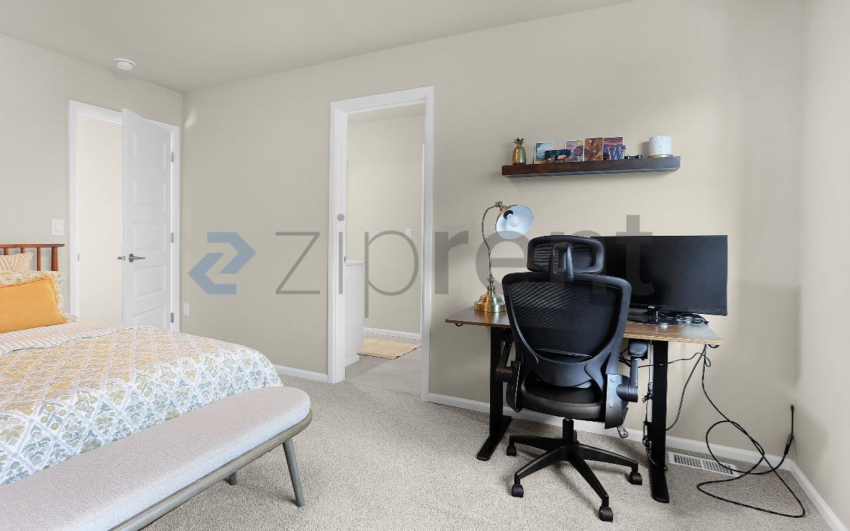 Building Photo - Unit