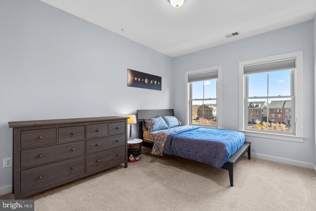 Building Photo - 9134 Kenway Ln