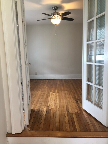 Building Photo - 608 Elmwood Ave