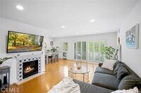 Building Photo - 2345 Roscomare Rd