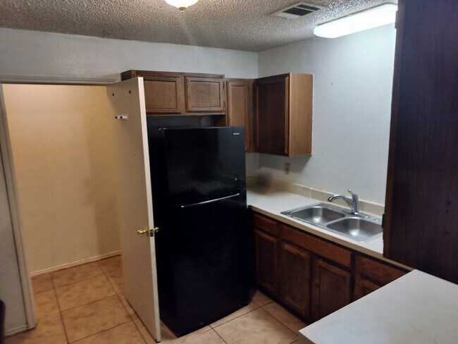 Building Photo - 6300 Mark Ct