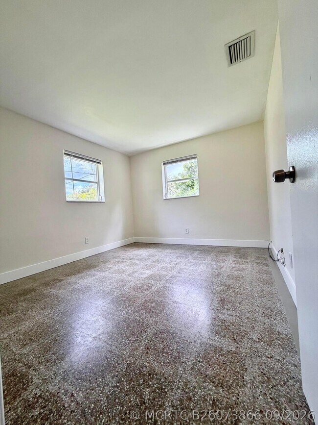 Building Photo - 3820 SW 61st Ave