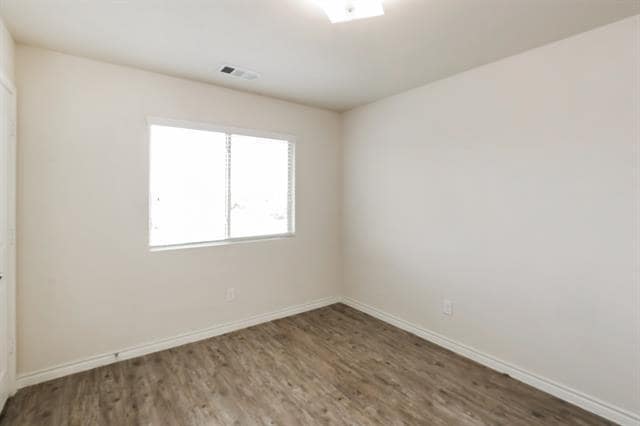 Building Photo - 3202 Robin Rd