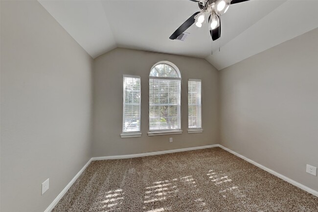 Building Photo - 7015 Fountain Lilly Dr