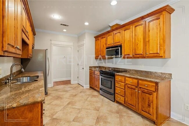 Building Photo - Charming 4 Bedroom/2.5 Bathroom in Fairhope!