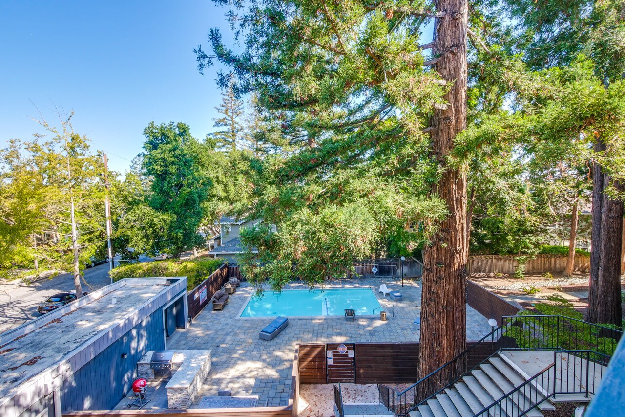 Building Photo - 725 Mariposa Ave.