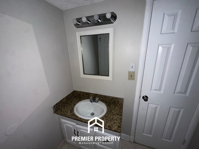 Building Photo - Stunning 3BR/2BA Cordova Home | 1,847 Sq Ft, Sunroom, Stone Fireplace & Hardwood Floors