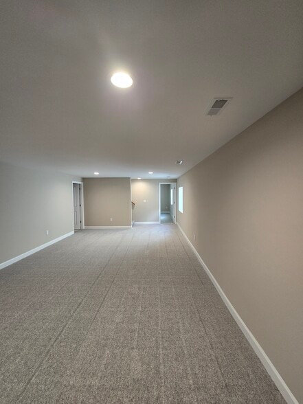 Building Photo - 2641 Cherry Farms Dr