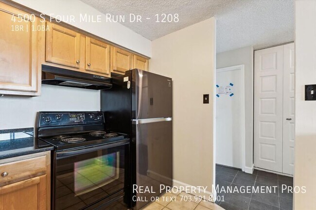 Building Photo - 4500 S Four Mile Run Dr
