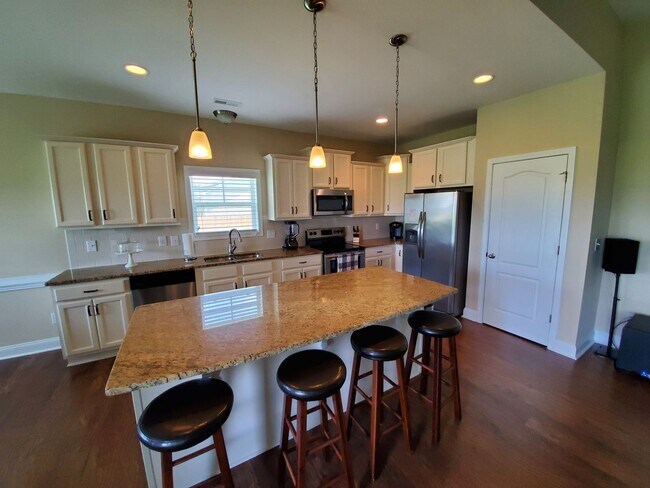 Building Photo - 205 Korbel Dr