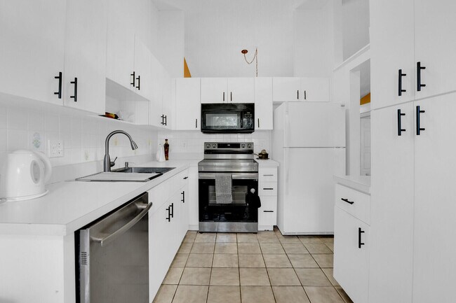 Building Photo - 3520 Westminster Dr