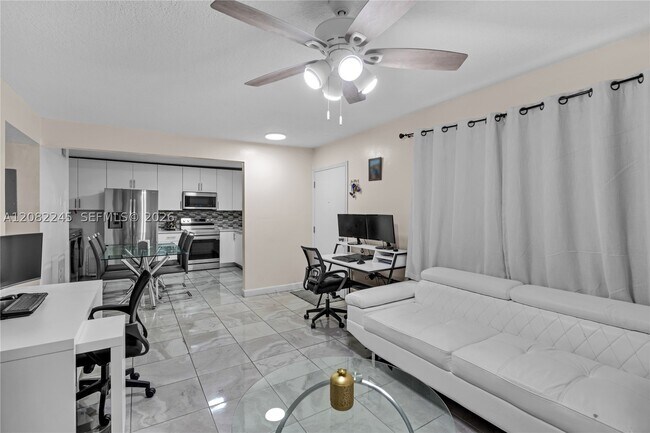 Building Photo - 329 W 68th St