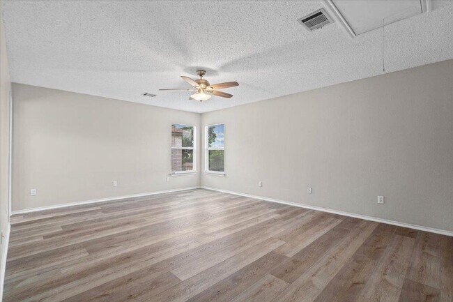 Building Photo - 2423 Byfield Dr
