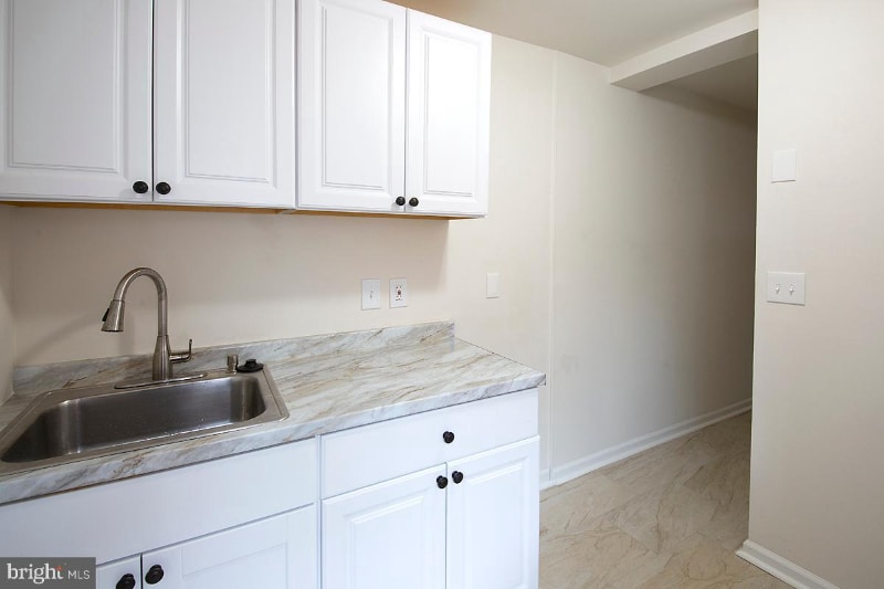 Building Photo - 215 9th St