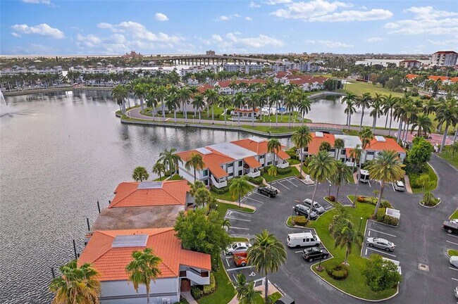 Building Photo - 6277 Bahia Del Mar Blvd S