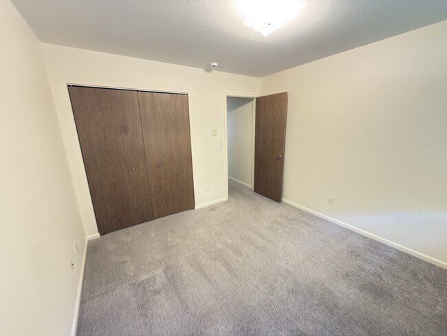 Building Photo - 2718 Sagebrush Dr