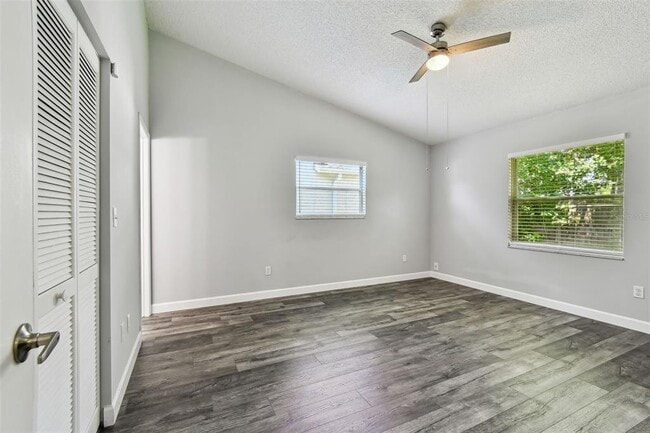 Building Photo - 331 Feather Tree Dr