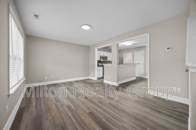 Building Photo - 107 Laura Ln