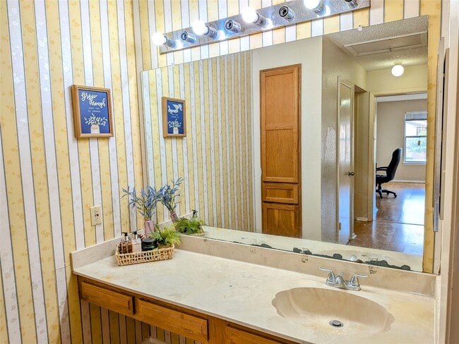 Building Photo - 10555 Turtlewood Ct