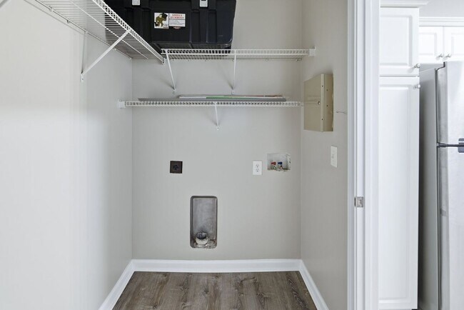 Building Photo - 2 Bedrooms 2 Bathrooms Condo