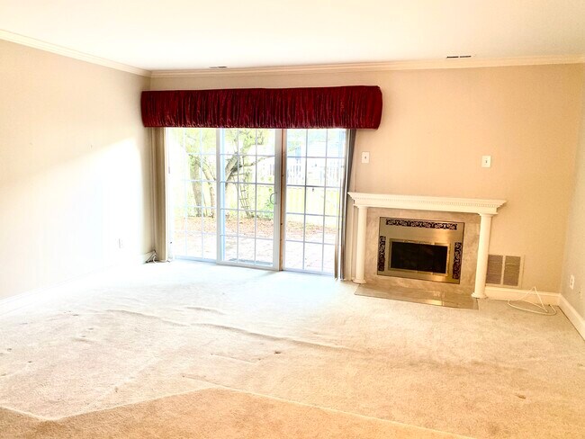 Building Photo - 10 Hopkinson Ct