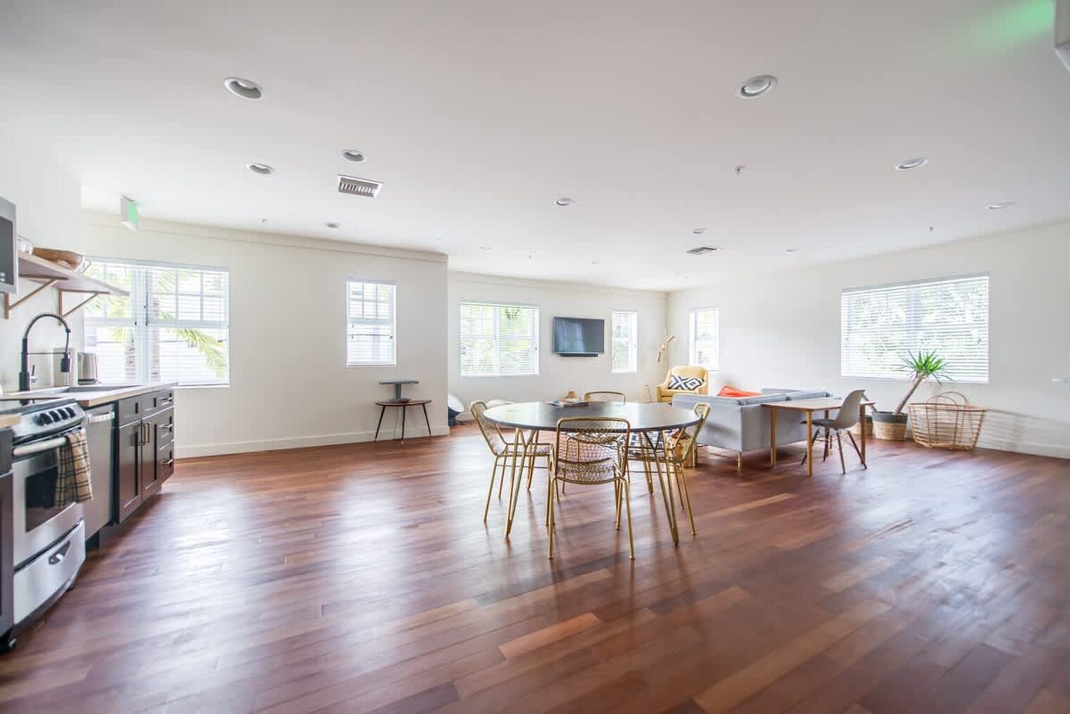 Building Photo - 747 4th St