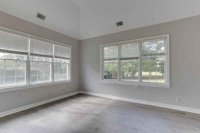 Building Photo - 5102 Waterford Pl