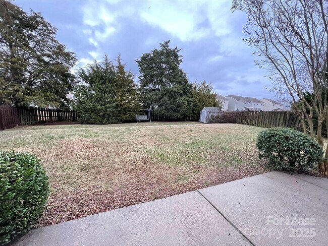 Building Photo - 12728 Cumberland Cove Dr
