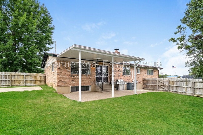 Building Photo - 705 Wickerleigh Terrace