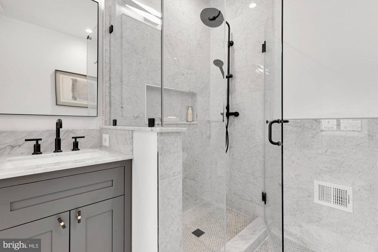 Primary bathroom - 70 Q St NW