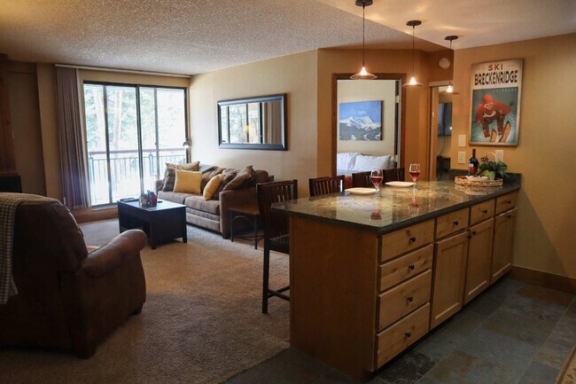 Building Photo - 455 Village Rd