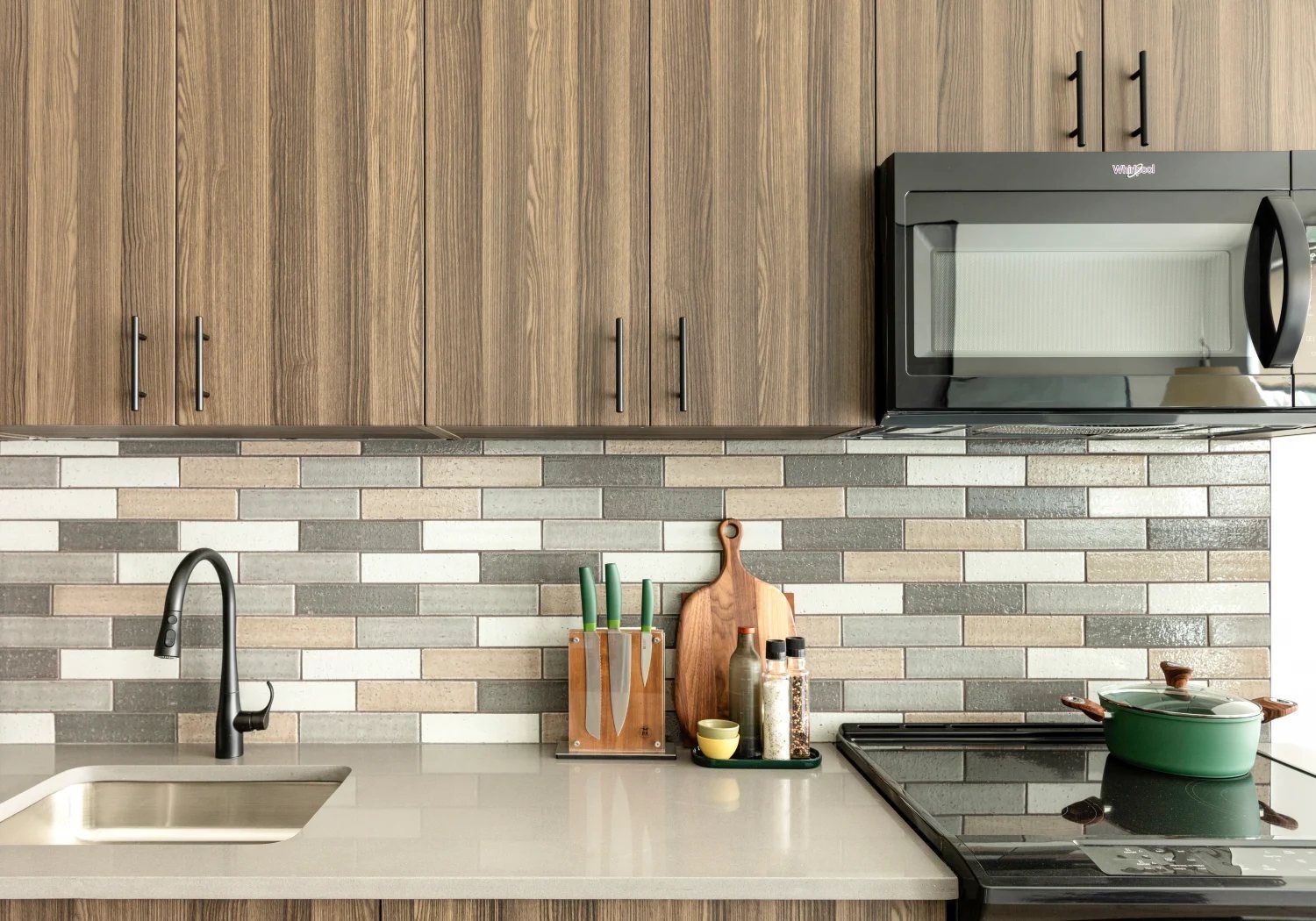 Building Photo - 295J