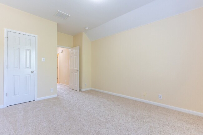 Building Photo - 818 Penstemon Trail