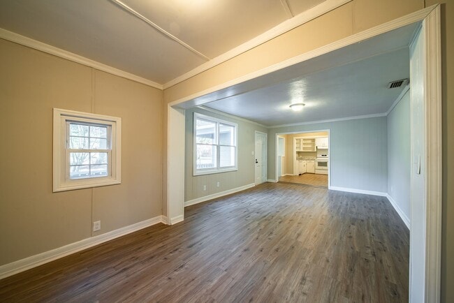 Building Photo - Beautifully Updated Corner Lot Home!