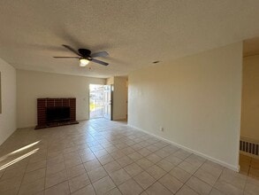 Building Photo - Single story, 4BD/2BA - Moreno Valley