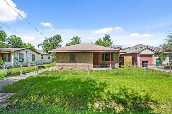 Building Photo - 2315 Leffingwell St