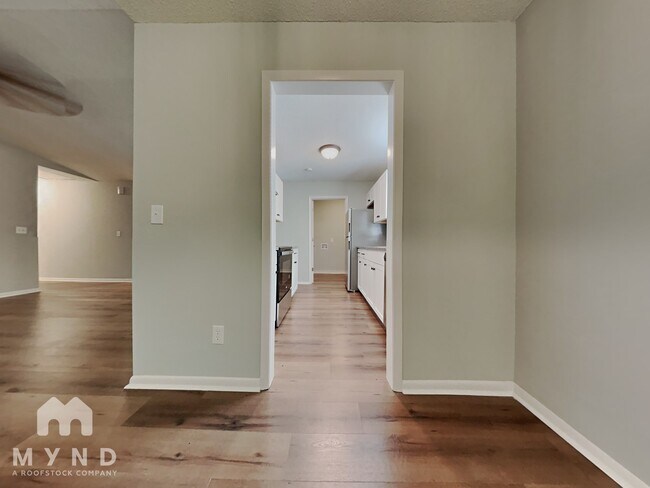 Building Photo - 416 York Rd