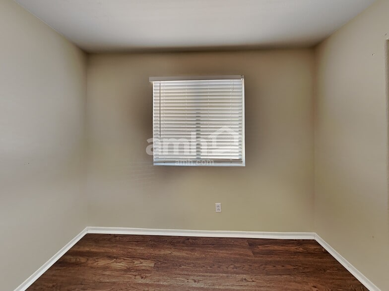 Building Photo - 7926 N 54th Dr