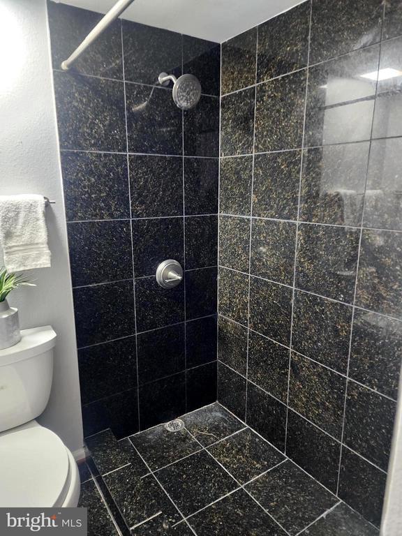 Building Photo - 1504 Lincoln Way