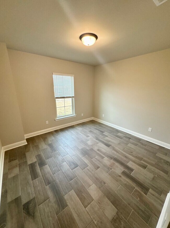 Building Photo - Canes Landing!